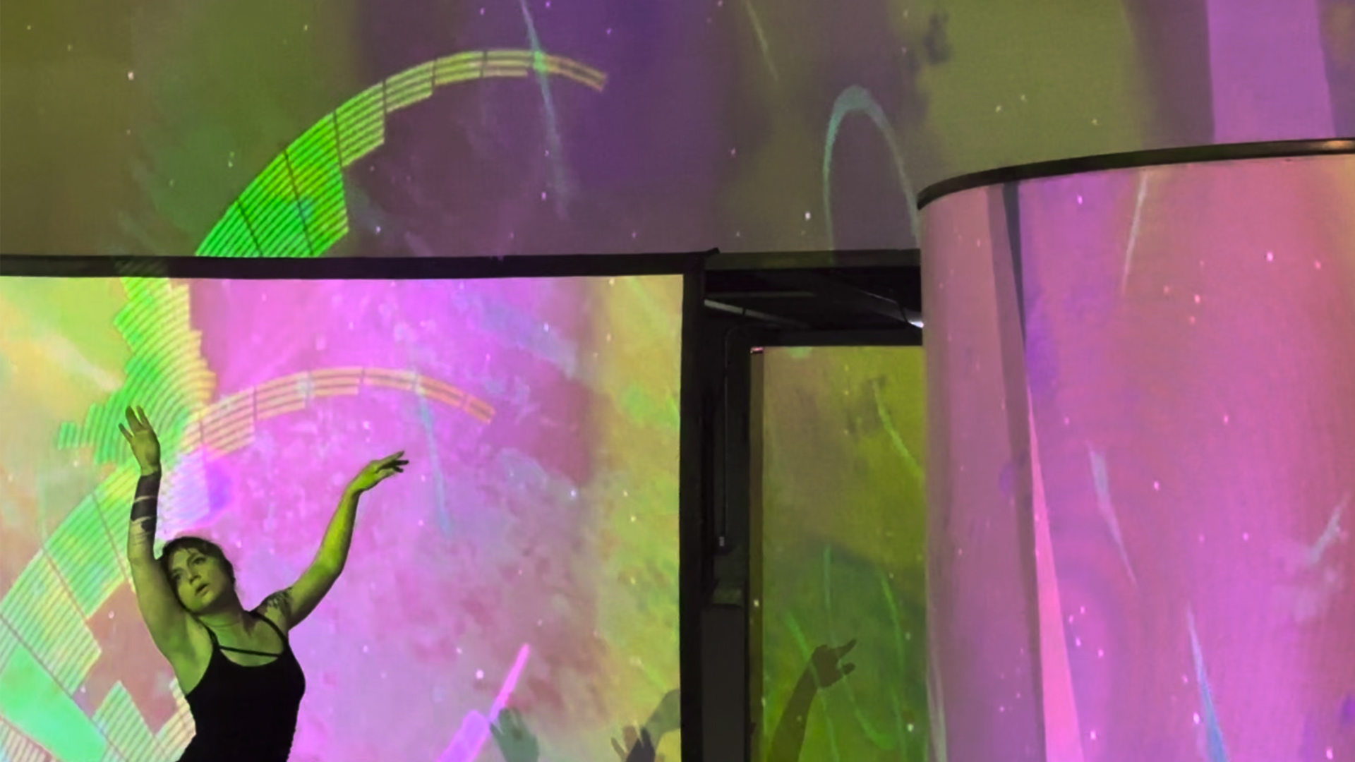 COLOURS_Perform_Pink-Green_CG-RYAN