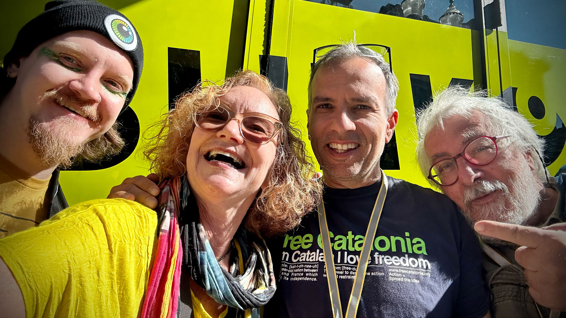 Blink_Mural-ReMix_4-exhibitors-yellow